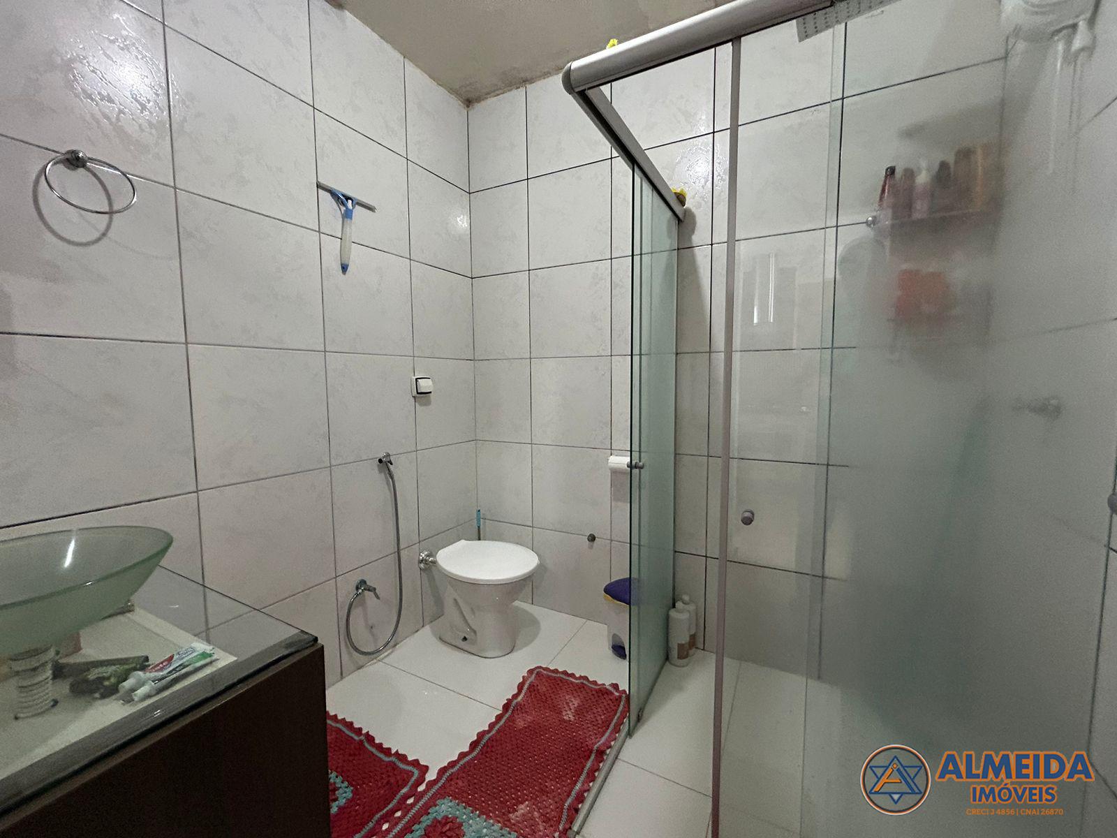 CASA SEMI MOBILIADA COM SOBRA DE TERRENO NO BAIRRO BRASMADEIRA , COM 2 QUARTOS