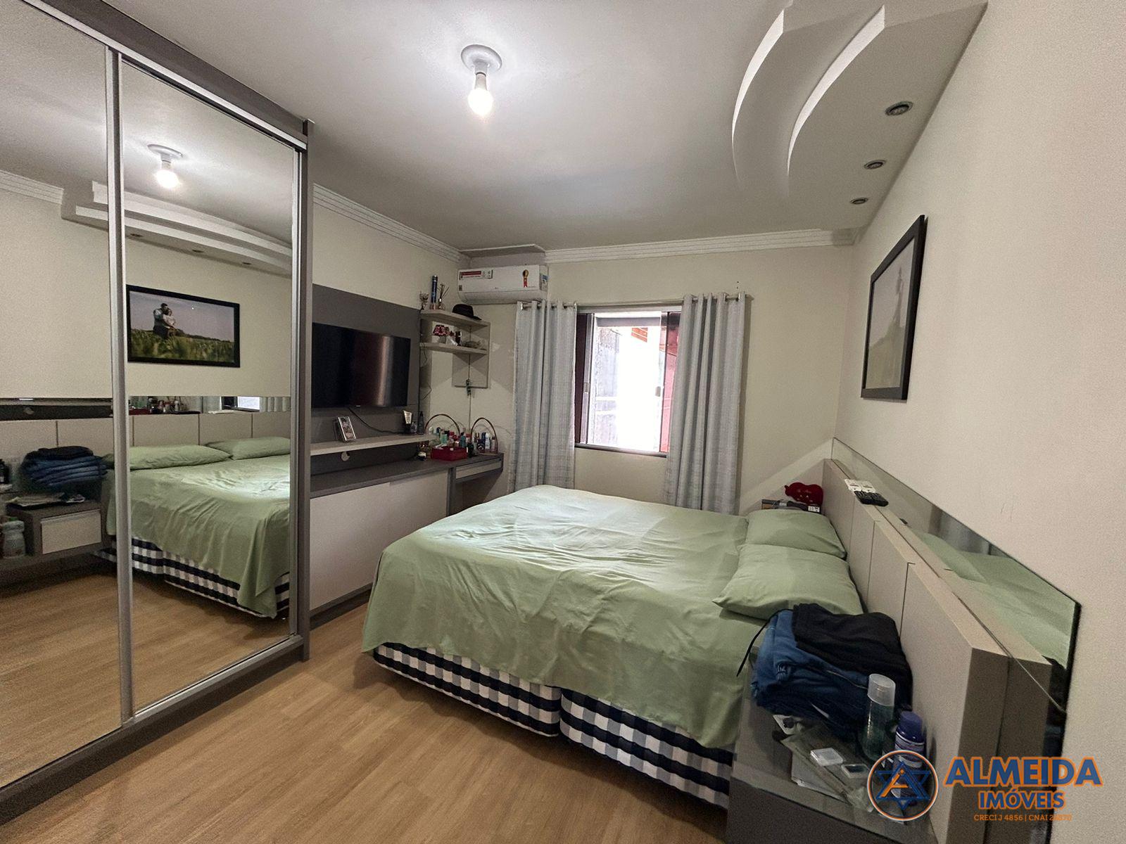 CASA SEMI MOBILIADA COM SOBRA DE TERRENO NO BAIRRO BRASMADEIRA , COM 2 QUARTOS