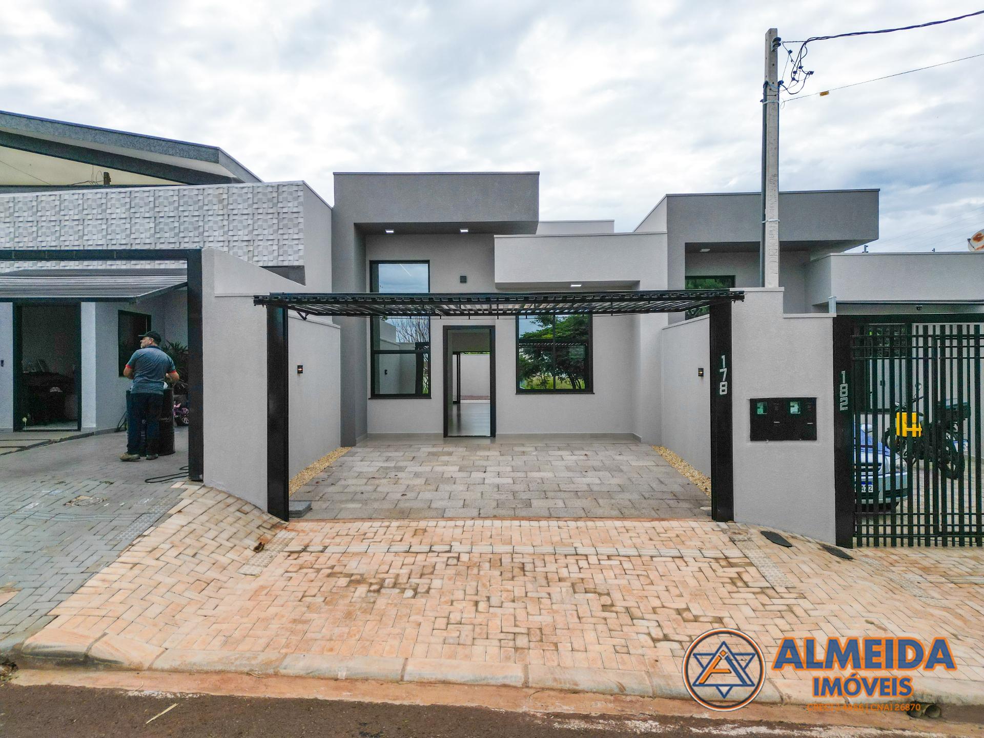 CASAS NOVAS À VENDA COM FINO PADRÃO DE ACABAMENTO E SOBRA DE T...