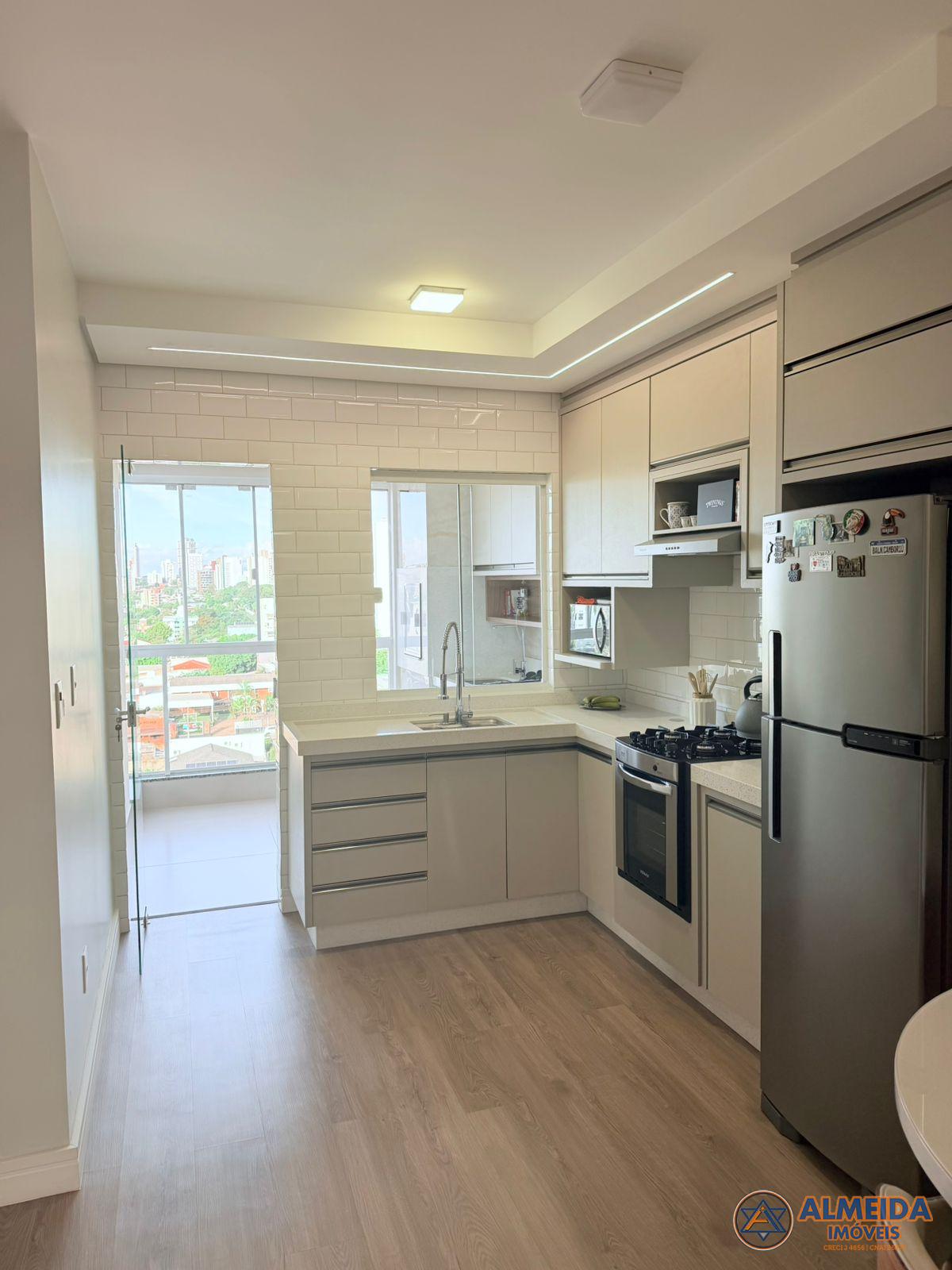 EXCELENTE APARTAMENTO PARA VENDA  REFORMADO E DECORADO NO RESI...