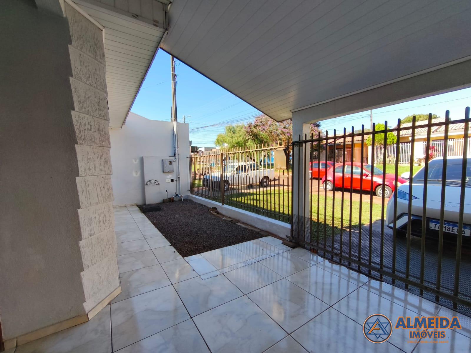 EXCELENTE CASA PARA LOCAÇÃO COM SUITE + 2 QUARTOS PRÓXIMO DA U...