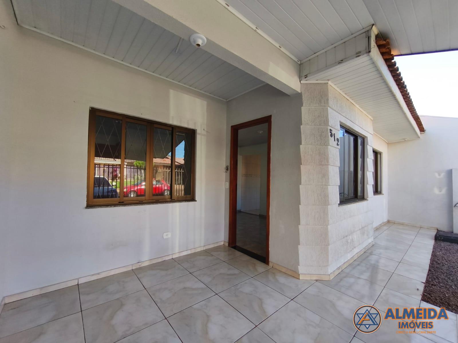 EXCELENTE CASA PARA LOCAÇÃO COM SUITE + 2 QUARTOS PRÓXIMO DA U...