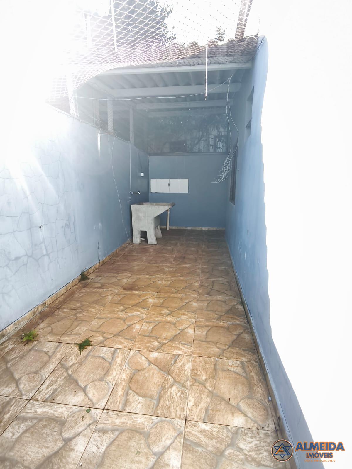 QUITINETE PARA LOCAÇÃO COM 02 QUARTOS ÓTIMA LOCALIZAÇÃO NO CENTRO