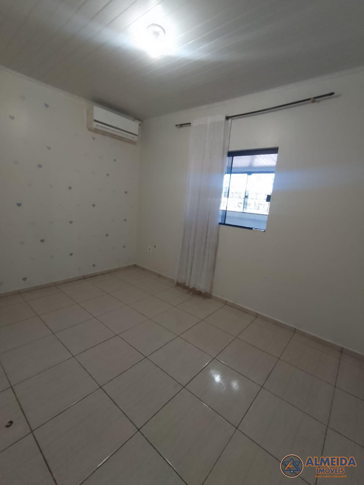 EXCELENTE CASA COM 03 QUARTOS PARA VENDA LOCALIZADA NO BAIRRO NOVA CIDADE.
