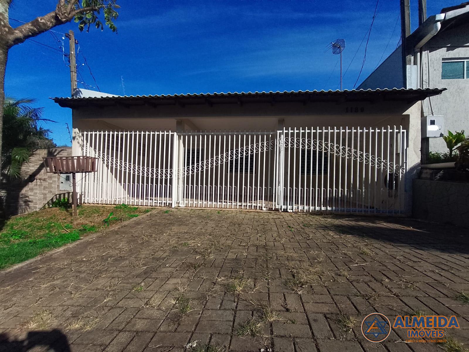 EXCELENTE CASA COM 03 QUARTOS PARA VENDA LOCALIZADA NO BAIRRO ...
