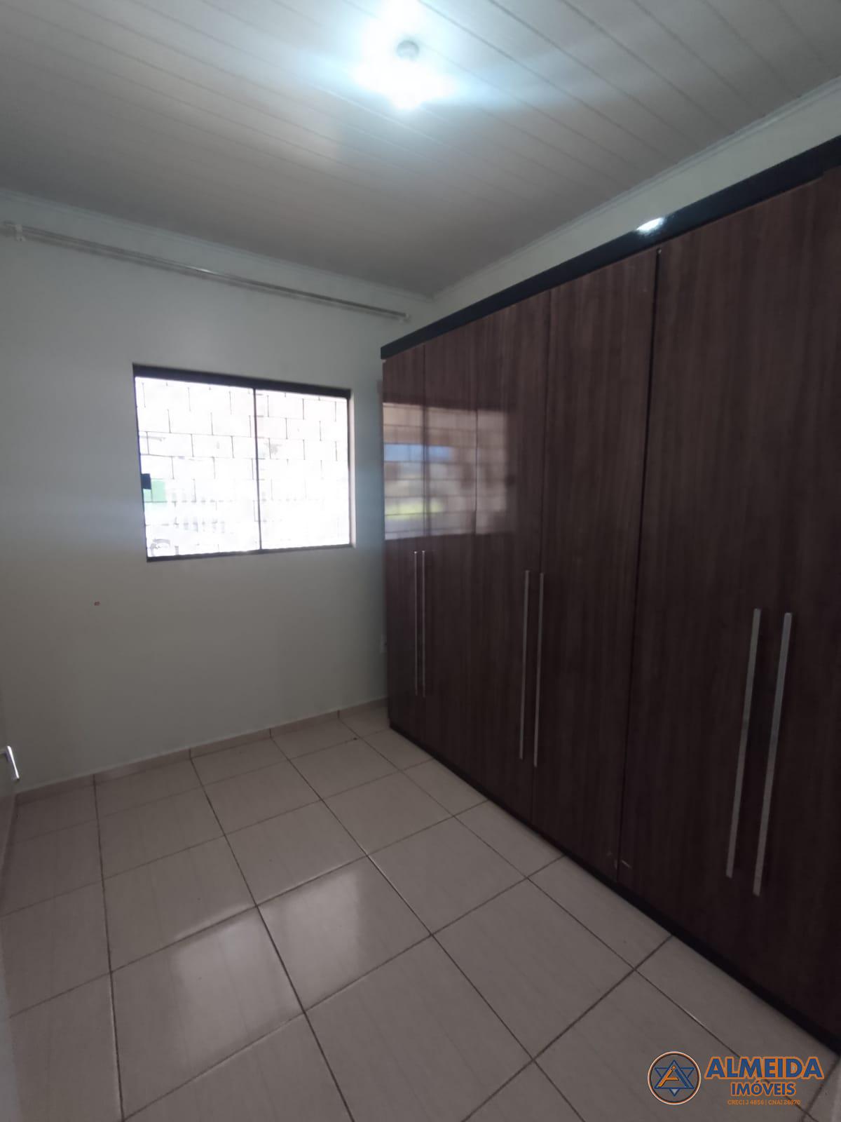 EXCELENTE CASA COM 03 QUARTOS PARA VENDA LOCALIZADA NO BAIRRO NOVA CIDADE.