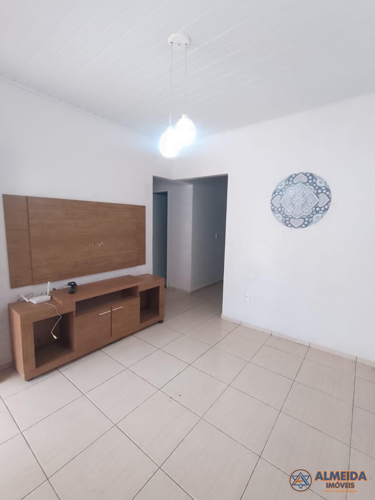 EXCELENTE CASA COM 03 QUARTOS PARA VENDA LOCALIZADA NO BAIRRO NOVA CIDADE.