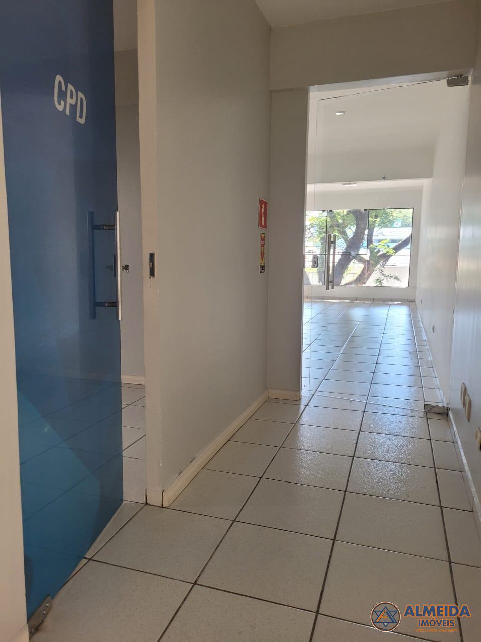 EXCELENTE SALA COMERCIAL PARA LOCAÇÃO NA A RUA MANOEL RIBAS ES...
