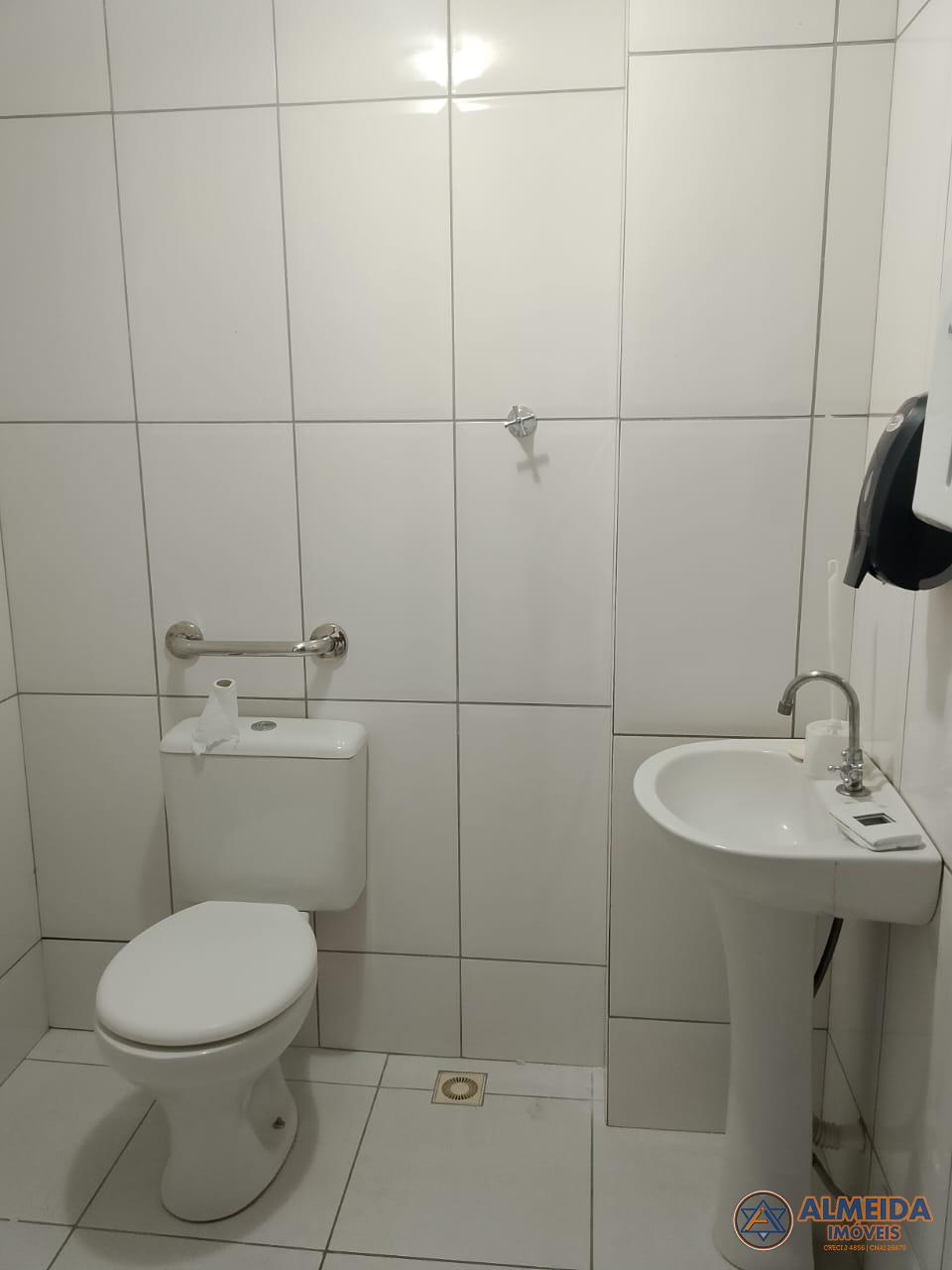 SALA COMERCIAL DE ESQUINA EM EXCELENTE LOCALIZAO PRXIMO DA PREFEITURA