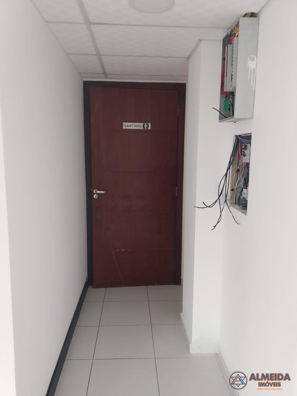 SALA COMERCIAL DE ESQUINA EM EXCELENTE LOCALIZAO PRXIMO DA PREFEITURA