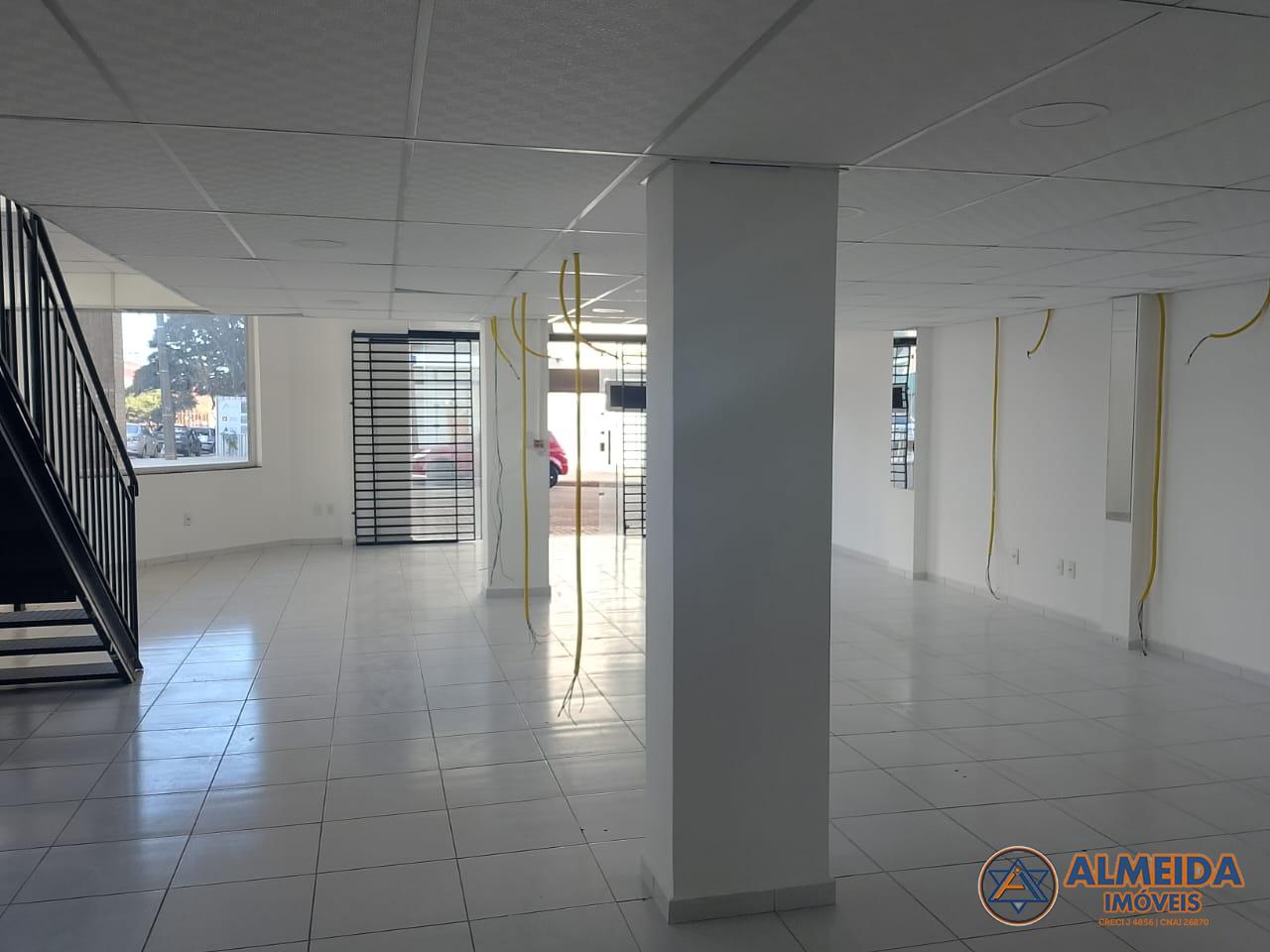 SALA COMERCIAL DE ESQUINA EM EXCELENTE LOCALIZAO PRXIMO DA PREFEITURA