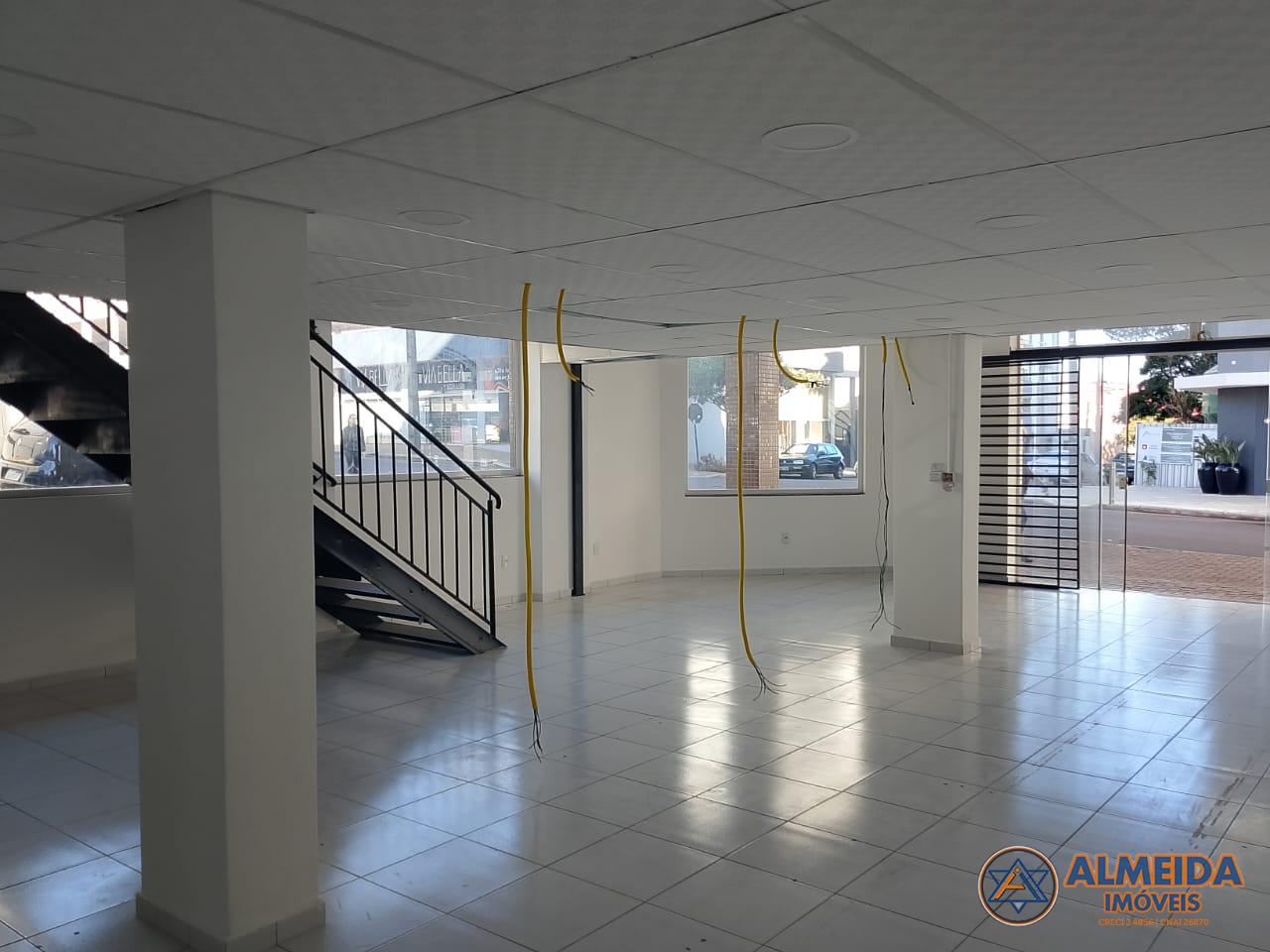 SALA COMERCIAL DE ESQUINA EM EXCELENTE LOCALIZAO PRXIMO DA PREFEITURA