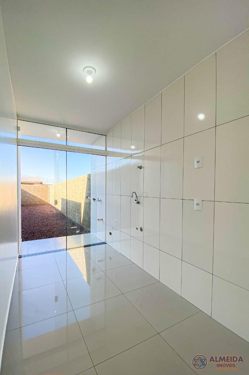 CASAS NA PLANTA PARA VENDA COM SOBRA DE TERRENO LOCALIZADO JARDIM VENEZA NO BAIRRO CASCAVEL VELHO.