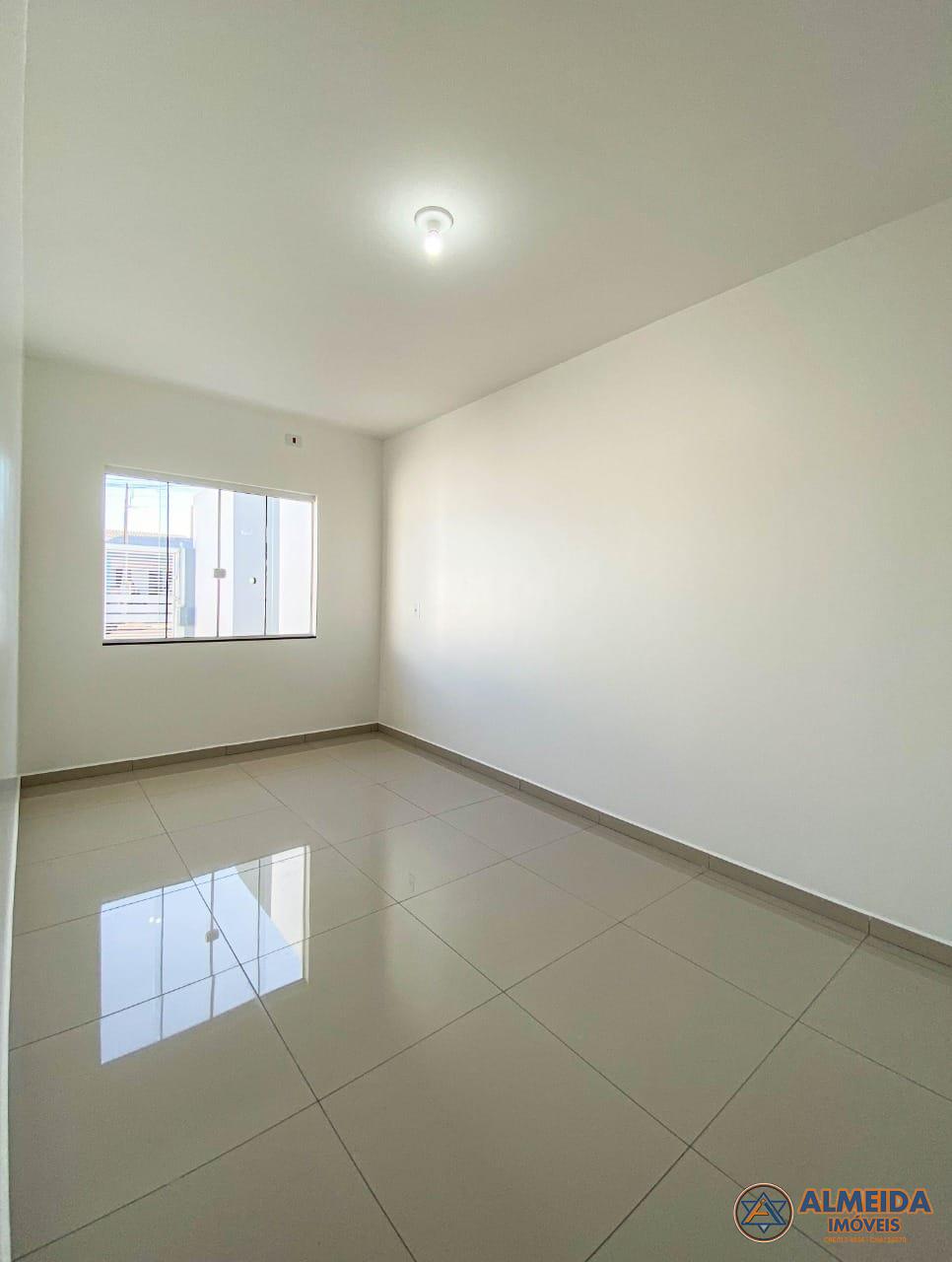 CASAS NA PLANTA PARA VENDA COM SOBRA DE TERRENO LOCALIZADO JARDIM VENEZA NO BAIRRO CASCAVEL VELHO.