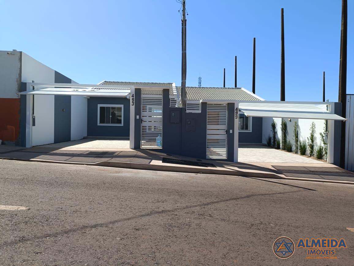 CASAS NA PLANTA PARA VENDA COM SOBRA DE TERRENO LOCALIZADO JARDIM VENEZA NO BAIRRO CASCAVEL VELHO.