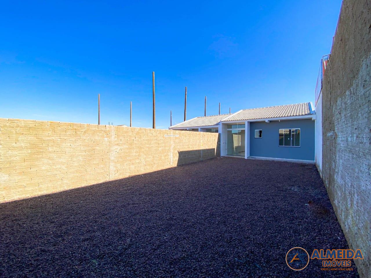 CASAS NA PLANTA PARA VENDA COM SOBRA DE TERRENO LOCALIZADO JARDIM VENEZA NO BAIRRO CASCAVEL VELHO.