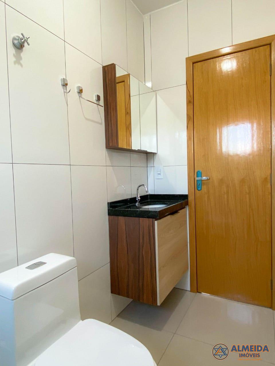 CASAS NA PLANTA PARA VENDA COM SOBRA DE TERRENO LOCALIZADO JARDIM VENEZA NO BAIRRO CASCAVEL VELHO.