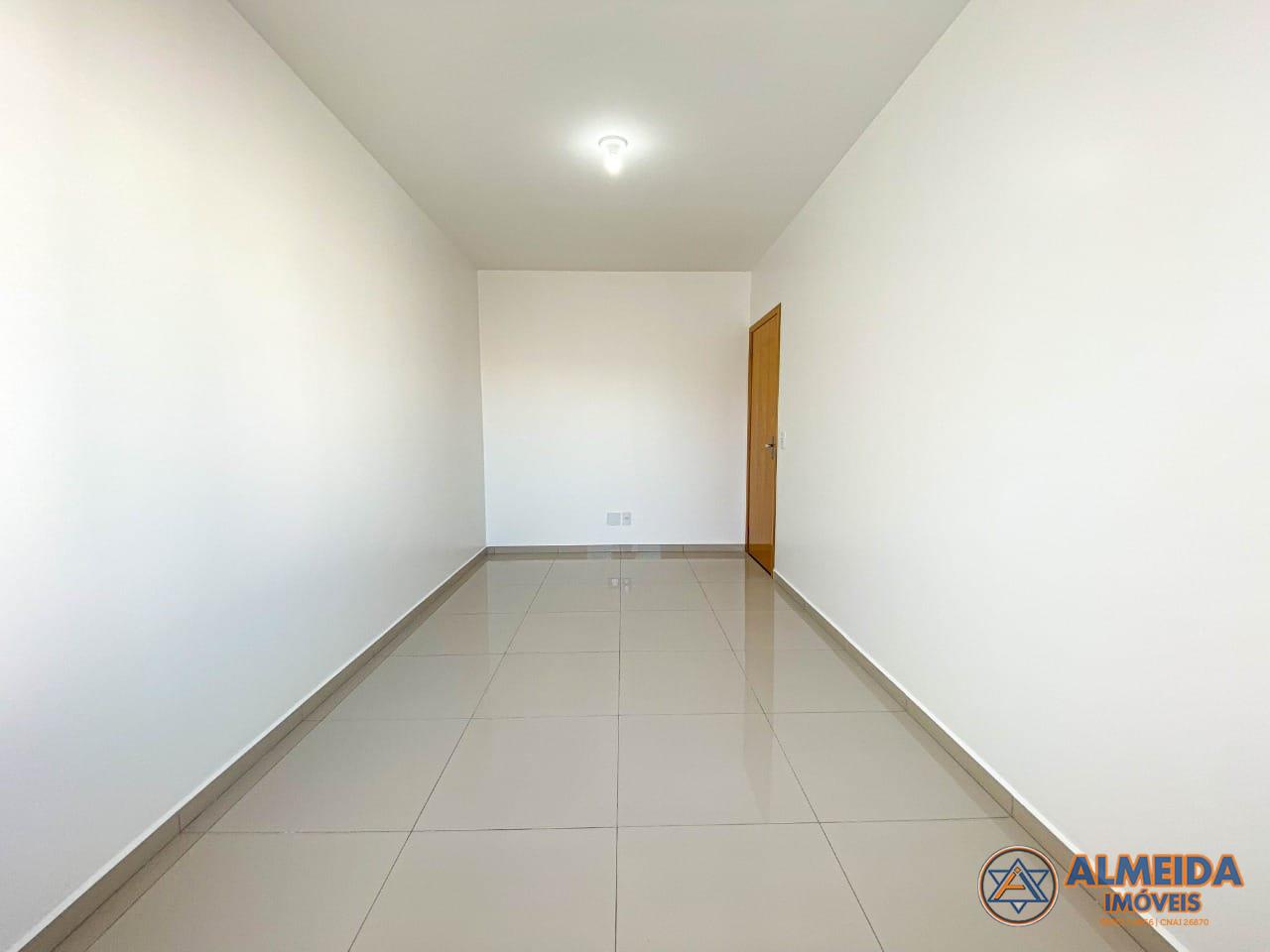 CASAS NA PLANTA PARA VENDA COM SOBRA DE TERRENO LOCALIZADO JARDIM VENEZA NO BAIRRO CASCAVEL VELHO.