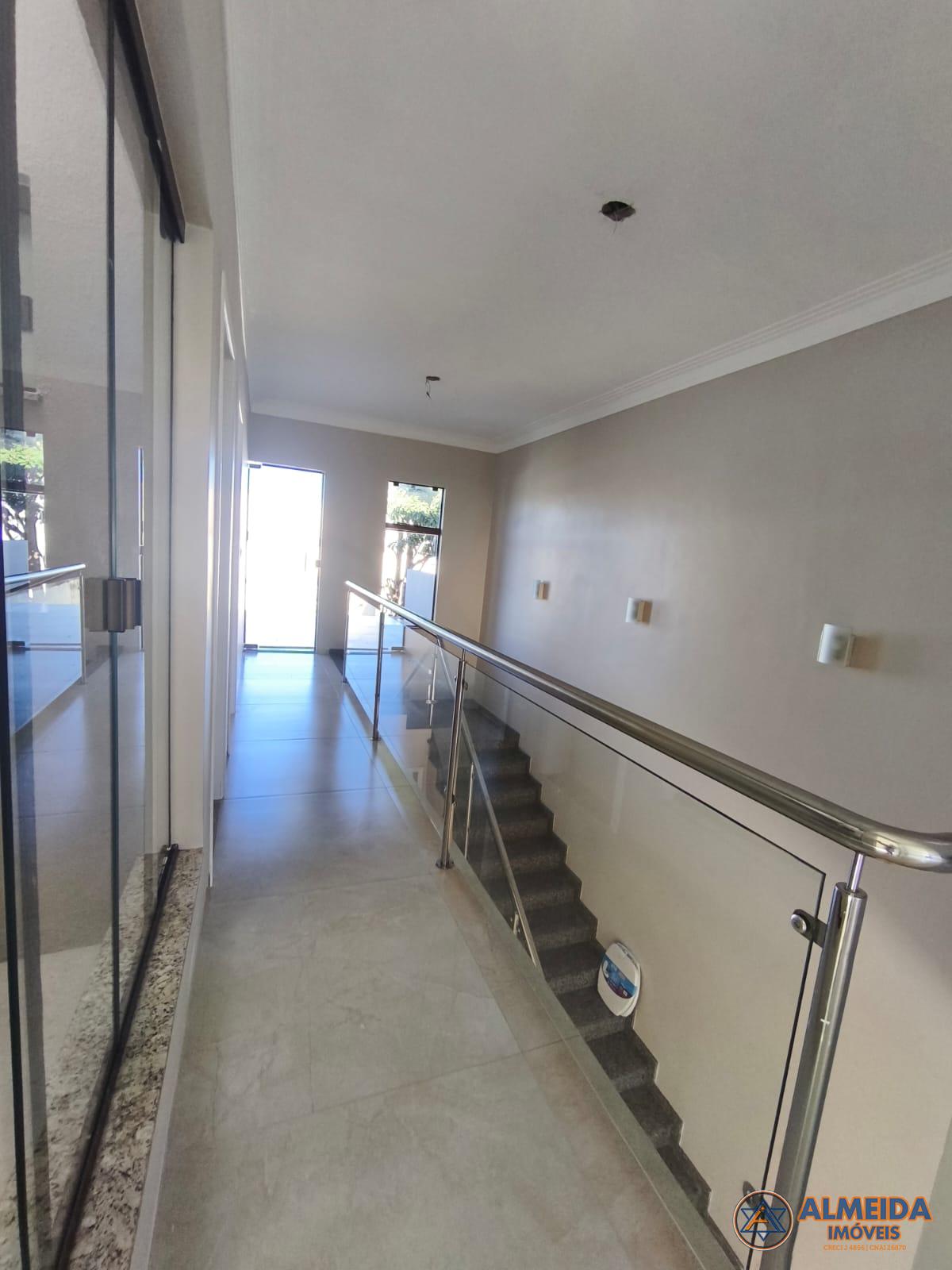 SOBRADO COM 178M2 NO BAIRRO ESMERALDA PROXIMIDADES DO ESTDIO