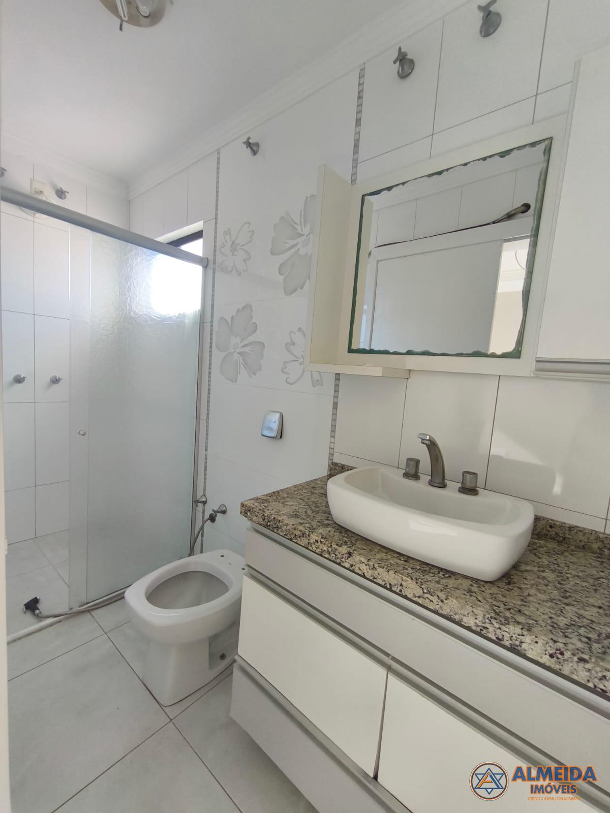 SOBRADO COM 178M2 NO BAIRRO ESMERALDA PROXIMIDADES DO ESTDIO