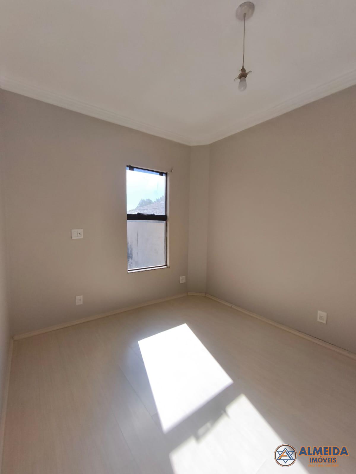 SOBRADO COM 178M2 NO BAIRRO ESMERALDA PROXIMIDADES DO ESTDIO