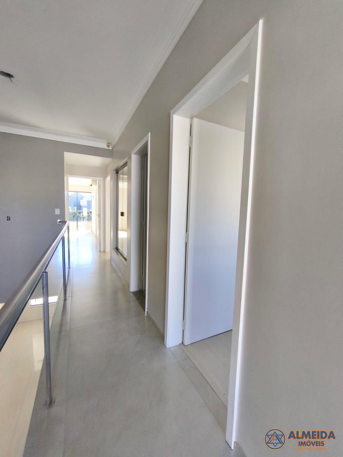 SOBRADO COM 178M2 NO BAIRRO ESMERALDA PROXIMIDADES DO ESTDIO