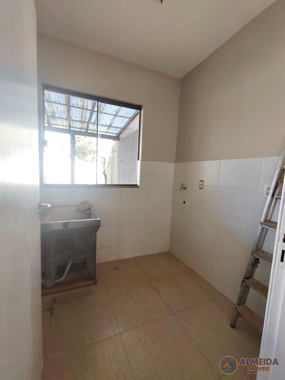 SOBRADO COM 178M2 NO BAIRRO ESMERALDA PROXIMIDADES DO ESTDIO