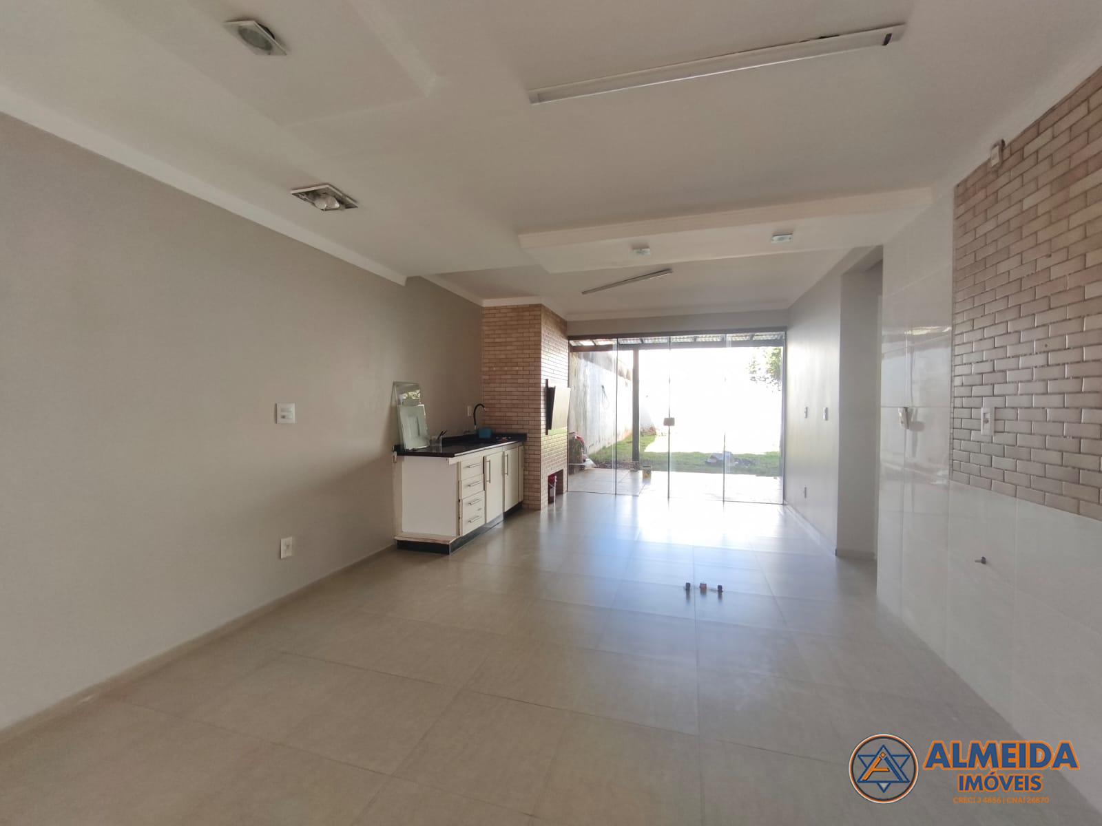 SOBRADO COM 178M2 NO BAIRRO ESMERALDA PROXIMIDADES DO ESTDIO