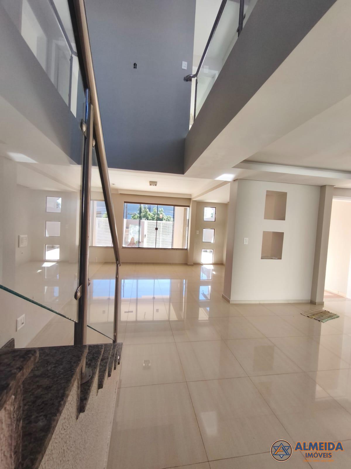 SOBRADO COM 178M2 NO BAIRRO ESMERALDA PROXIMIDADES DO ESTDIO
