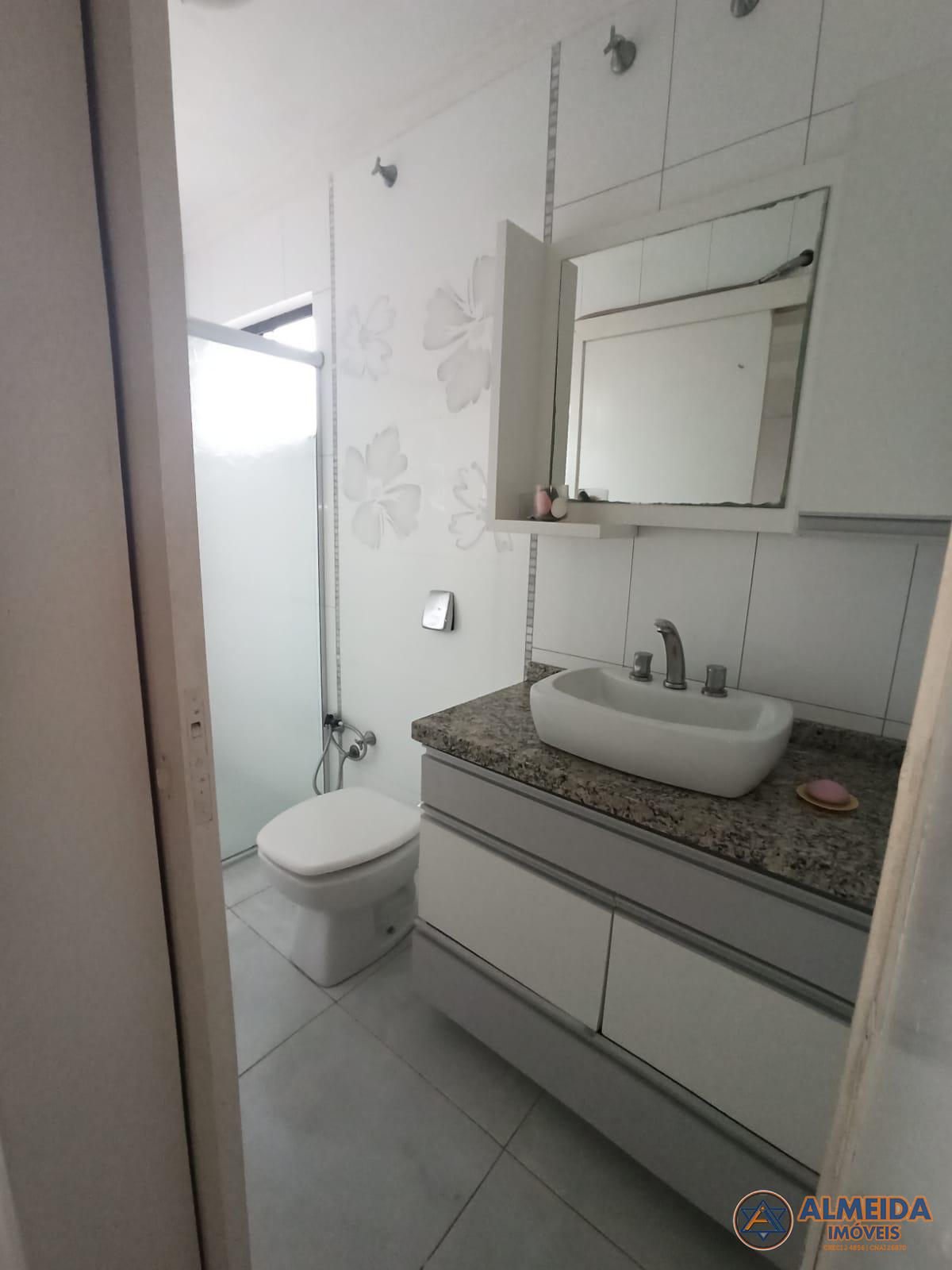 SOBRADO COM 178M2 NO BAIRRO ESMERALDA PROXIMIDADES DO ESTDIO