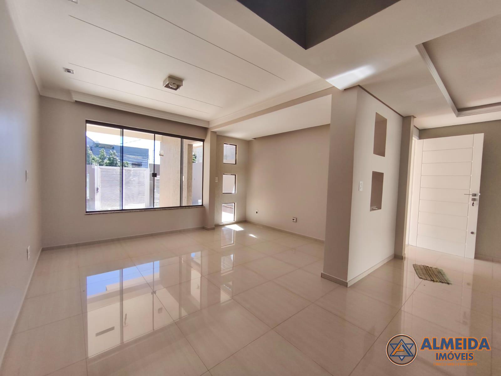 SOBRADO COM 178M2 NO BAIRRO ESMERALDA PROXIMIDADES DO ESTDIO