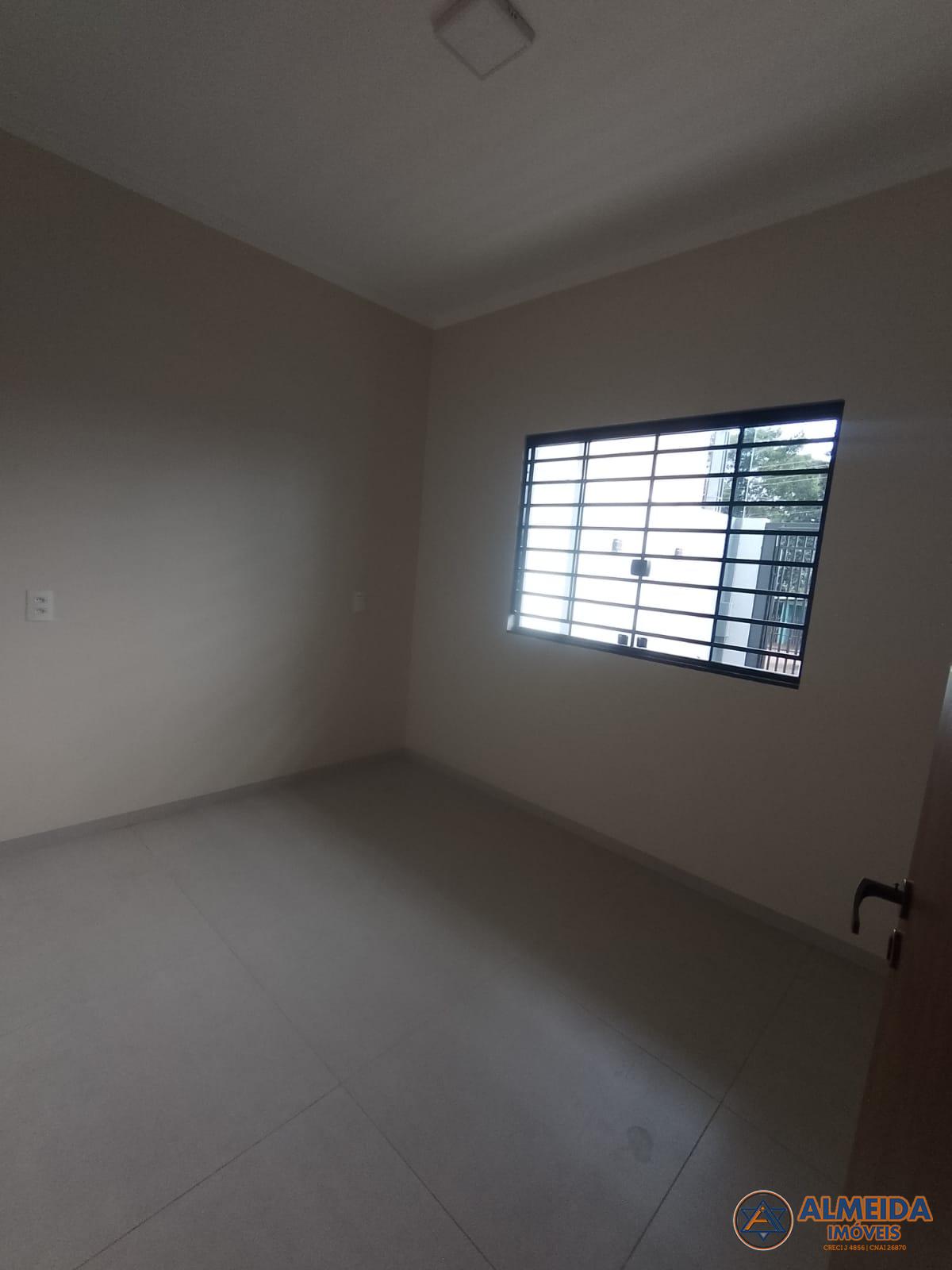 CASA SEMI NOVA COM 2 QUARTOS PRXIMO DA PARQUIA RAINHA DOS APSTOLOS