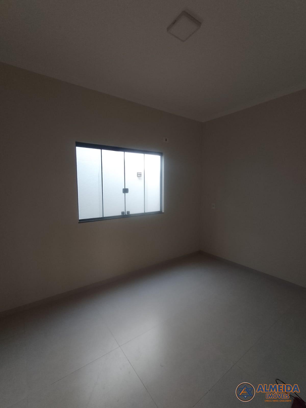 CASA SEMI NOVA COM 2 QUARTOS PRXIMO DA PARQUIA RAINHA DOS APSTOLOS