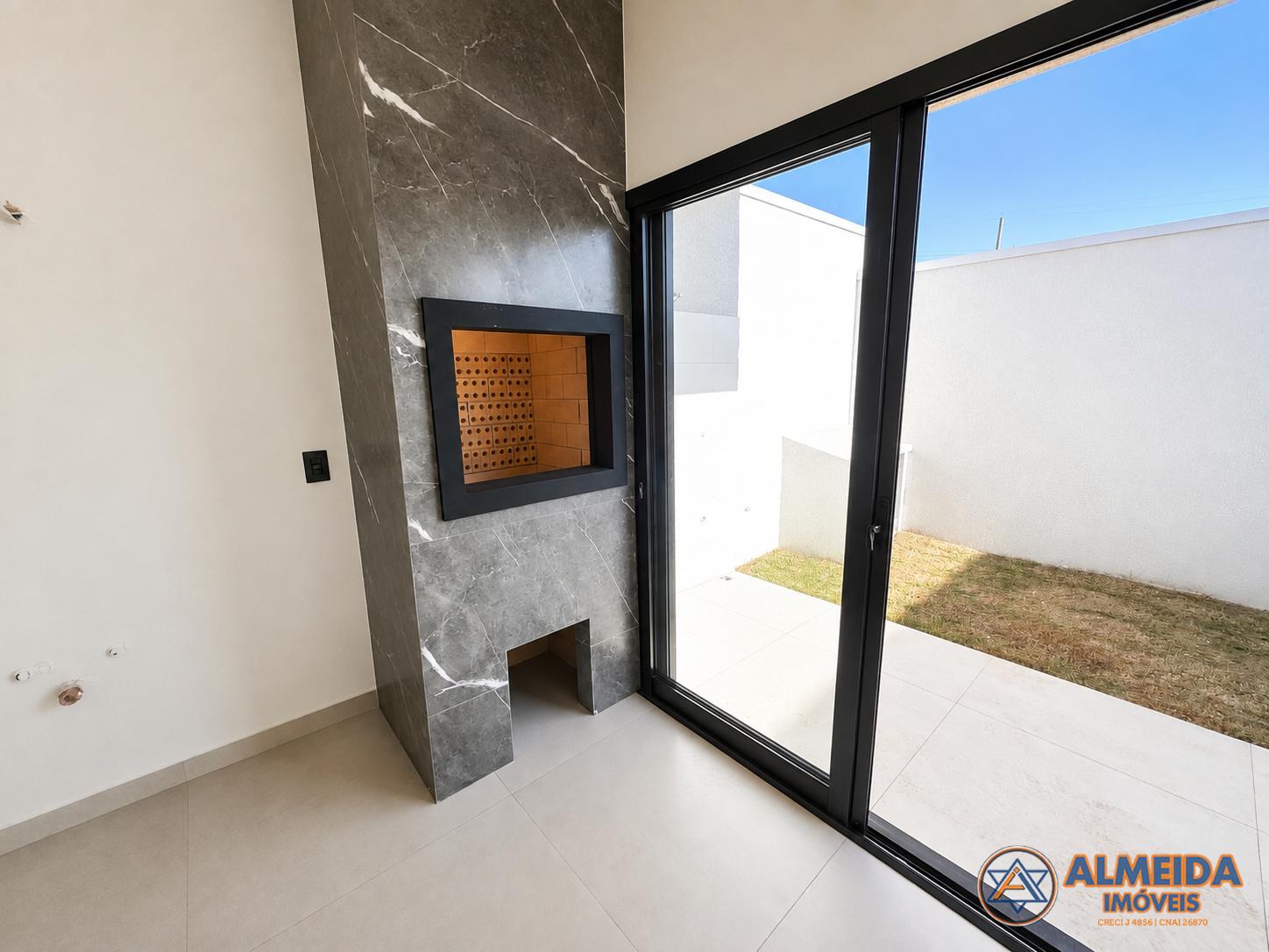 CASAS NOVAS PARA VENDA COM SOBRA DE TERRENO E FINO PADRO DE ACABAMENTO NO COLINAS TOPICAL II