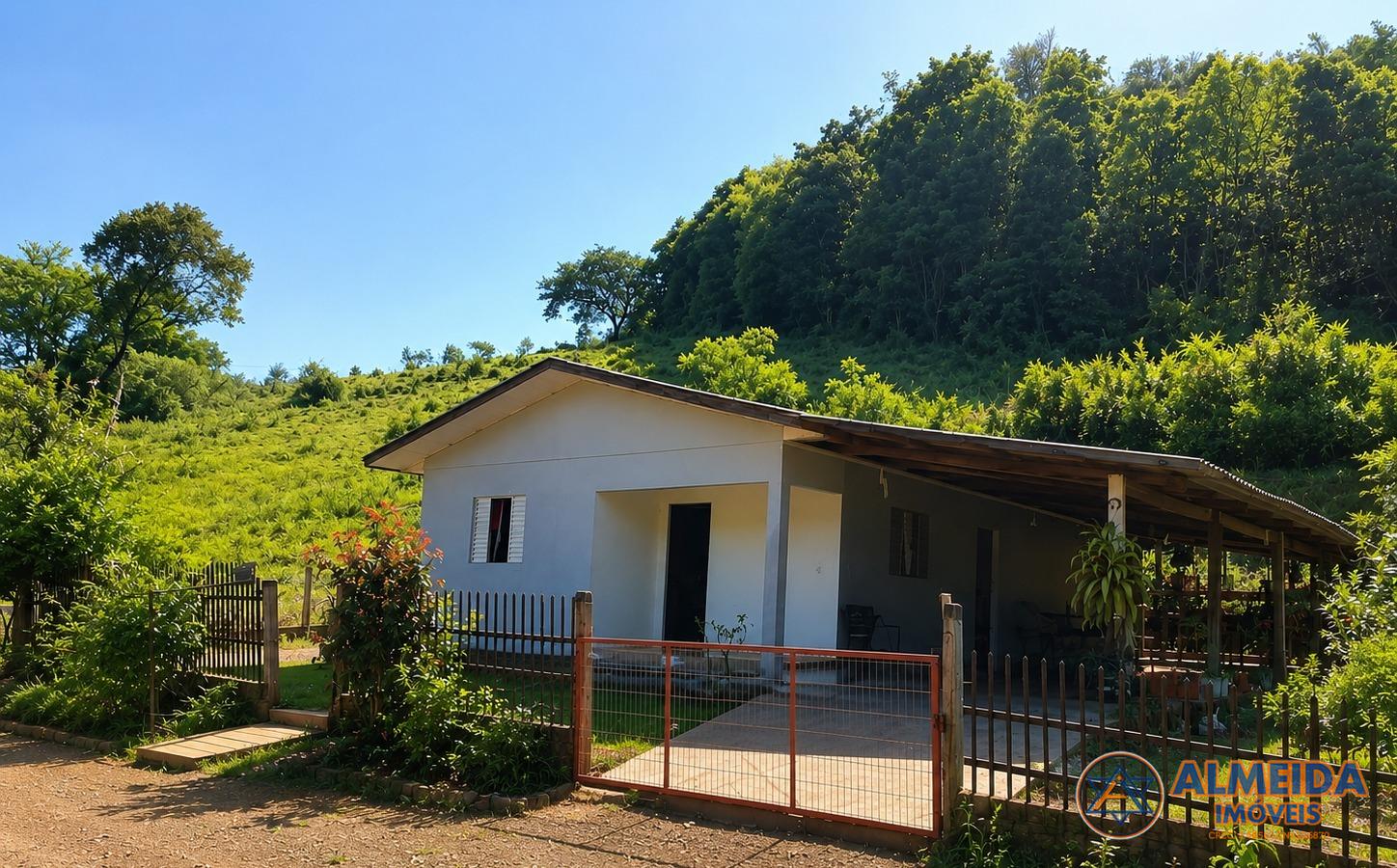 CHÁCARA PRODUTIVA COM CASA DE ALVENARIA PARA VENDA NA LINHA SE...