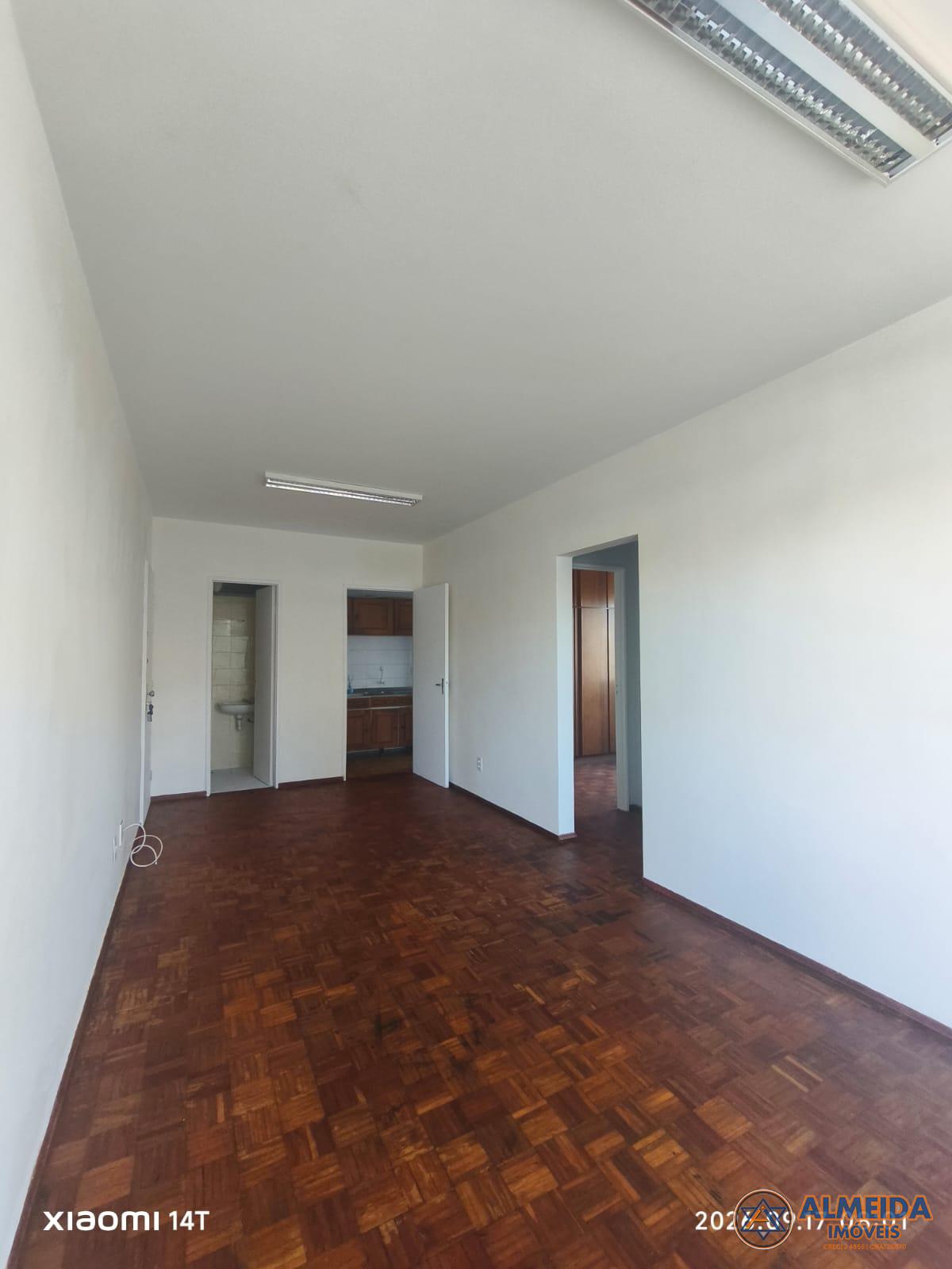 ED ITAPOA NO CENTRO DE CASCAVEL, LOCALIZADO NA RUA PARAN, 5 ANDAR, PRDIO COM ELEVADOR