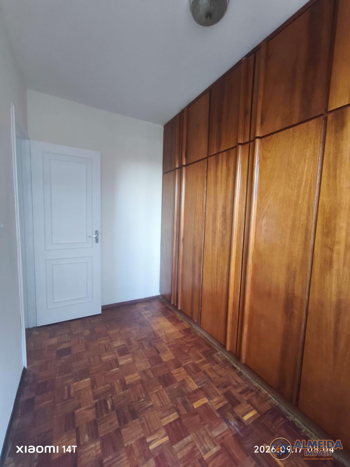 ED ITAPOA NO CENTRO DE CASCAVEL, LOCALIZADO NA RUA PARAN, 5 ANDAR, PRDIO COM ELEVADOR