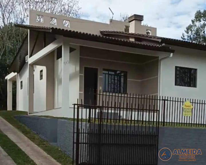 EXCELENTE CASA AMPLA PARA VENDA COM SOBRA DE TERRENO LOCALIZAD...