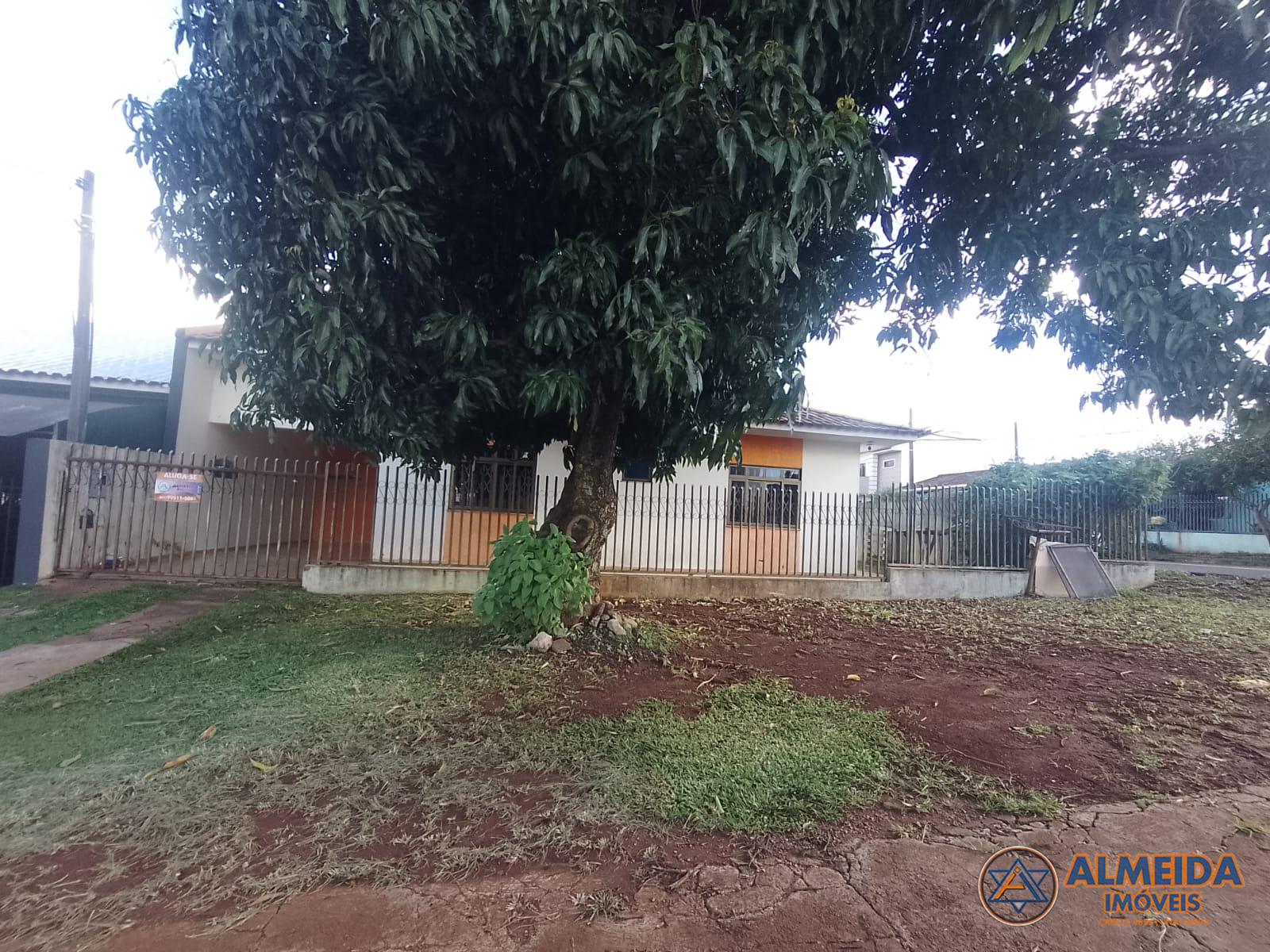 CASA DE ESQUINA COM SUÍTE E 2 QUARTOS NO BAIRRO PIONEIROS CATA...
