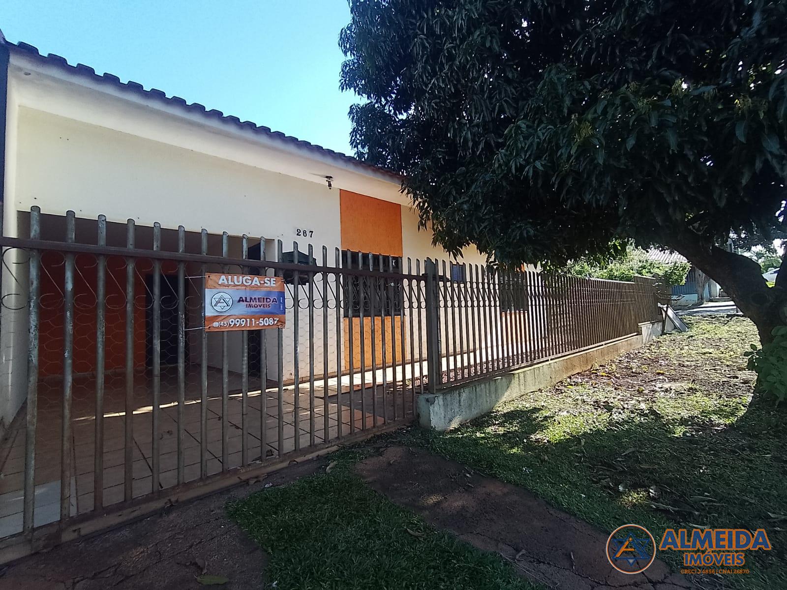 CASA DE ESQUINA COM SUÍTE E 2 QUARTOS NO BAIRRO PIONEIROS CATA...