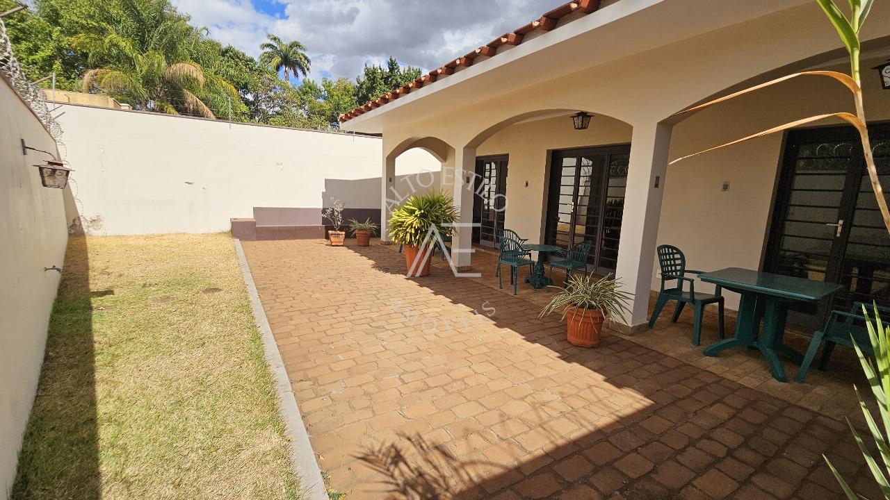 Sobrado de rua no Jardim Sumaré 3 Dormitórios sendo 1 Suíte