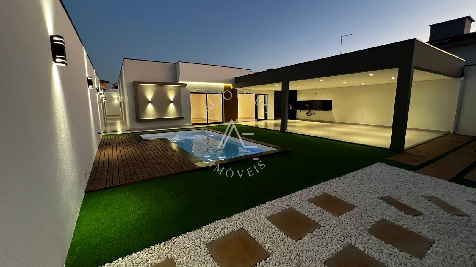 Casa térrea Nova 225mt área útil 3 quartos 2 suites 5 vagas La...