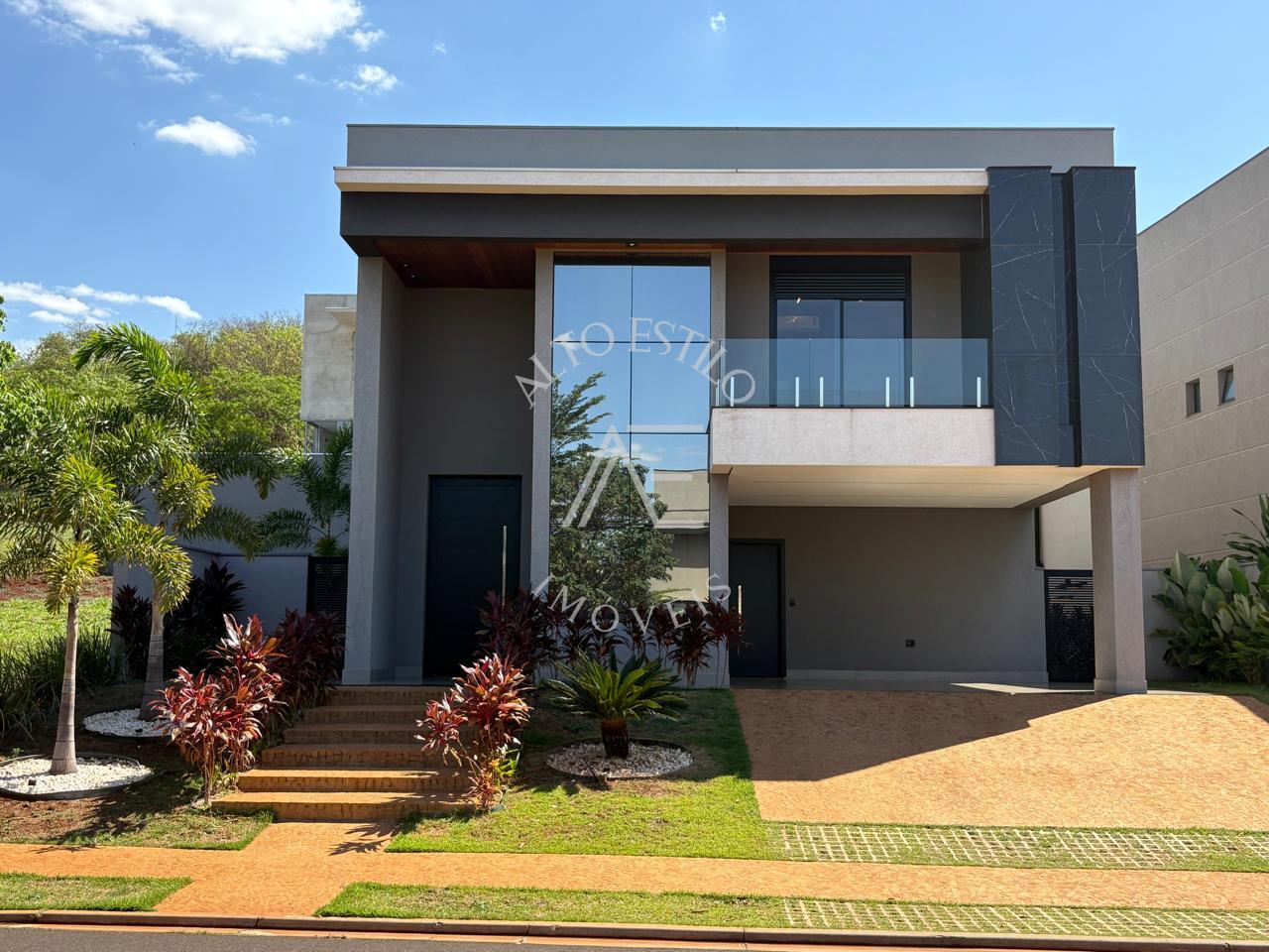 Sobrado de Alto Padrão à Venda no Condomínio Alphaville Ribeir...