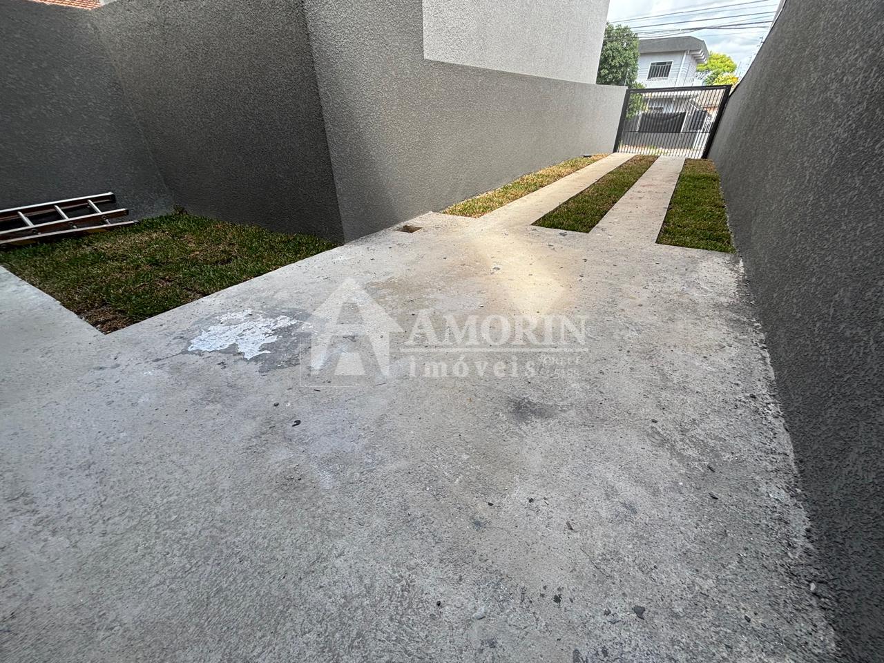 Sobrado à venda, 143m2, 3 dormitórios  1 suíte com sacada , te...