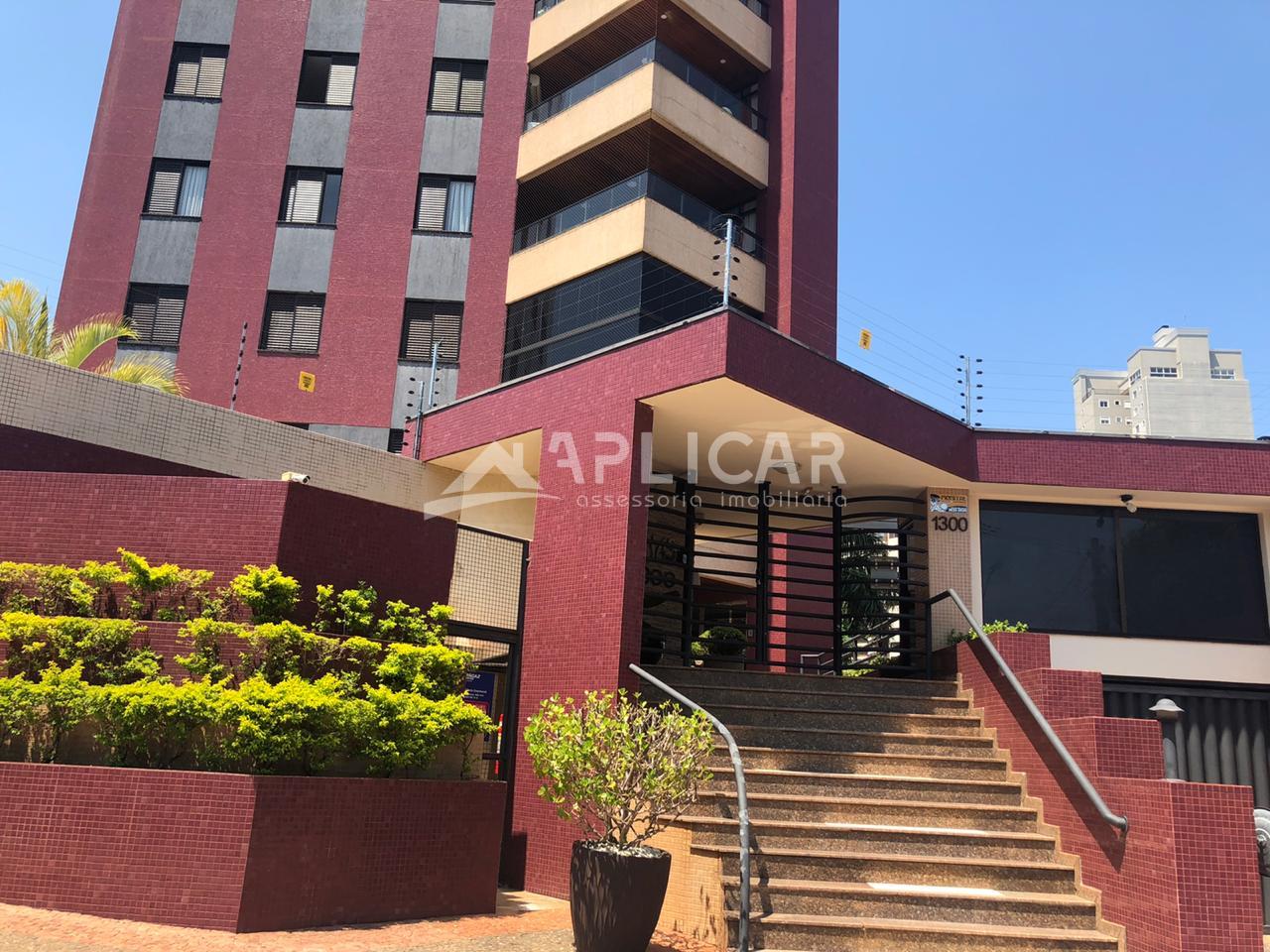 Apartamento mobiliado à venda no Edifício ATHENAS, Centro de F...