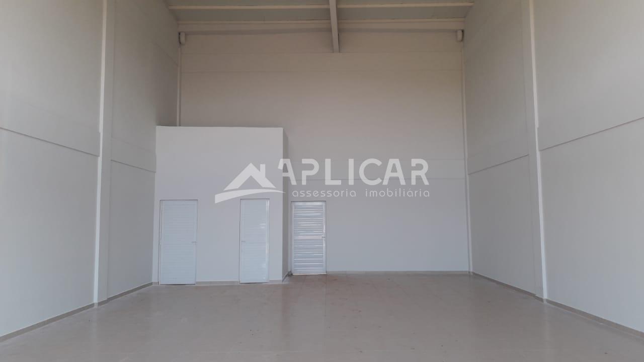 SALA COMERCIAL CONDOMÍNIO HORIZONTAL PARALELO TITÃS - TRÊS FRO...