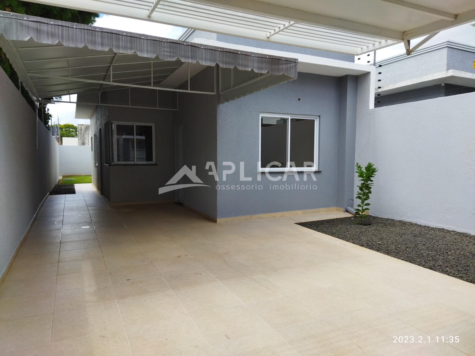 Casa com 02 dormitórios no Beverly, próx. à rotatoria da Av. C...