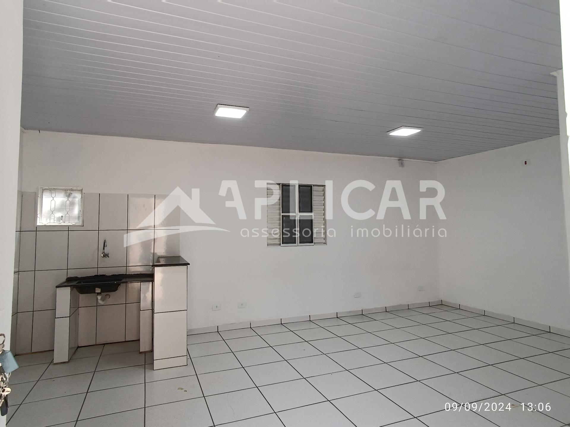 LOCAÇÃO DE 02 CASAS NO MESMO TERRENO, na Avenida Felipe Wandsc...