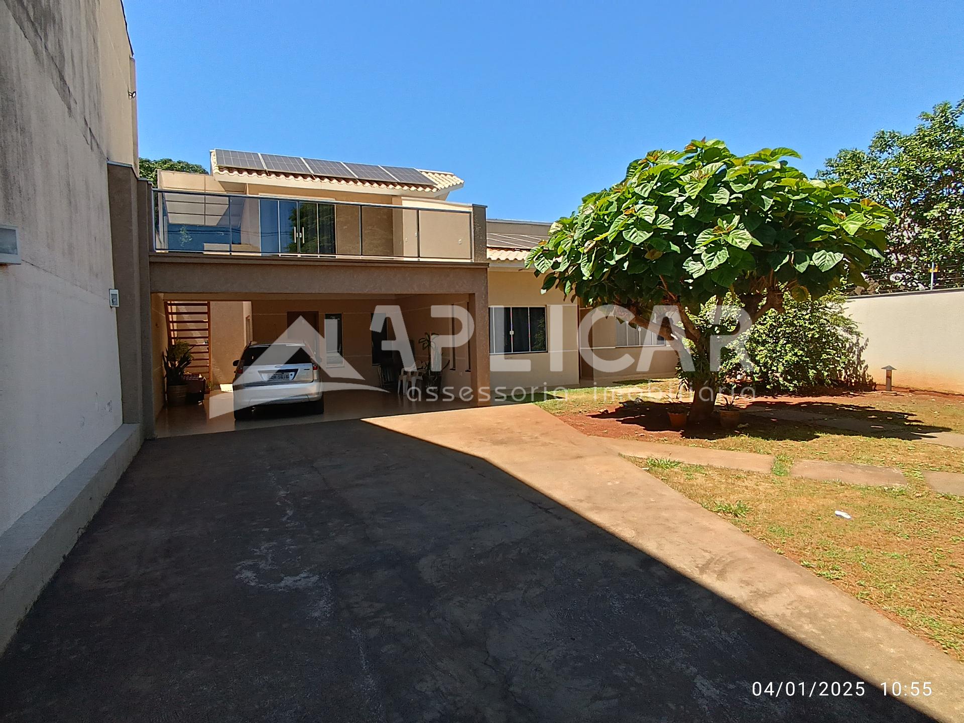 CASA ALTO PADRÃO COM TERRENO DE 750 M  NO PARQUE OURO VERDE