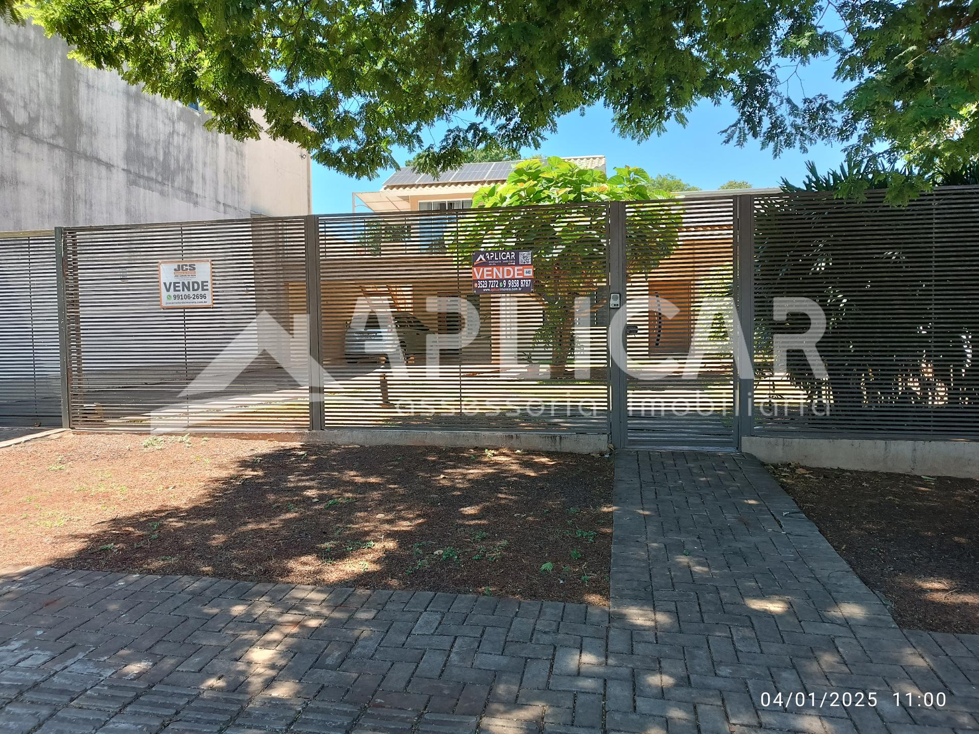 CASA ALTO PADRÃO COM TERRENO DE 750 M  NO PARQUE OURO VERDE